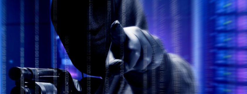 hacker apuntando con el dedo a la camara